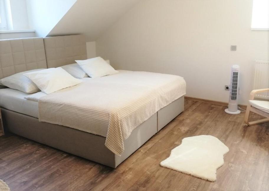 Apartmanovy Dum Sklipek トルトノフ エクステリア 写真